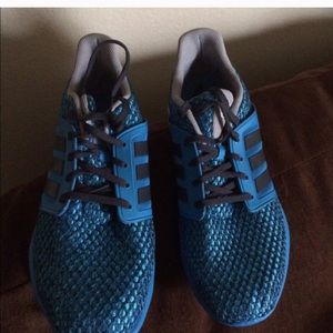 Men’s Adidas gym shoes